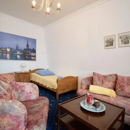 Wilhelma Strandallee 146 Wilhelma 21 *