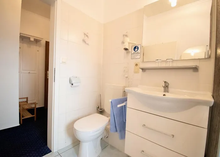 Wilhelma Strandallee 146 Wilhelma 21